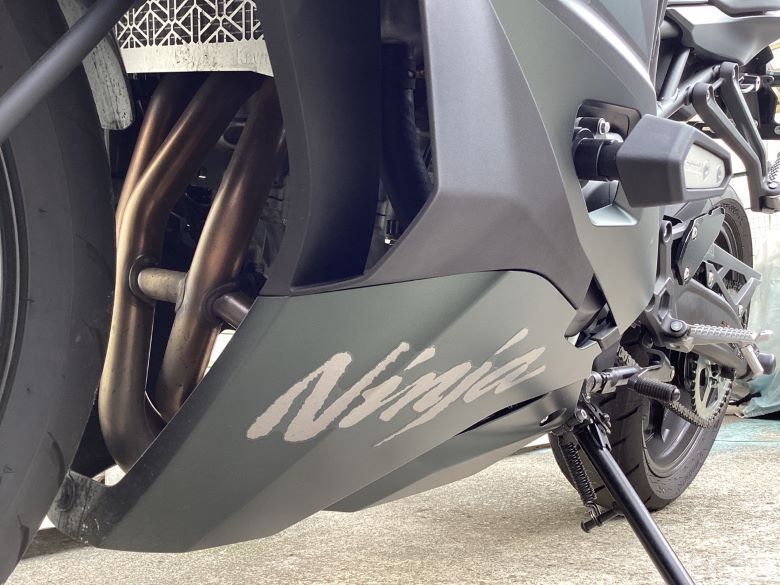 Ｎｉｎｊａ　ＺＸ−４Ｒ　ＳＥ