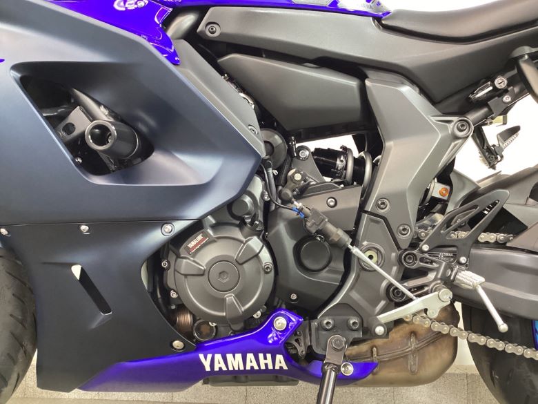 ＹＺＦ−Ｒ７