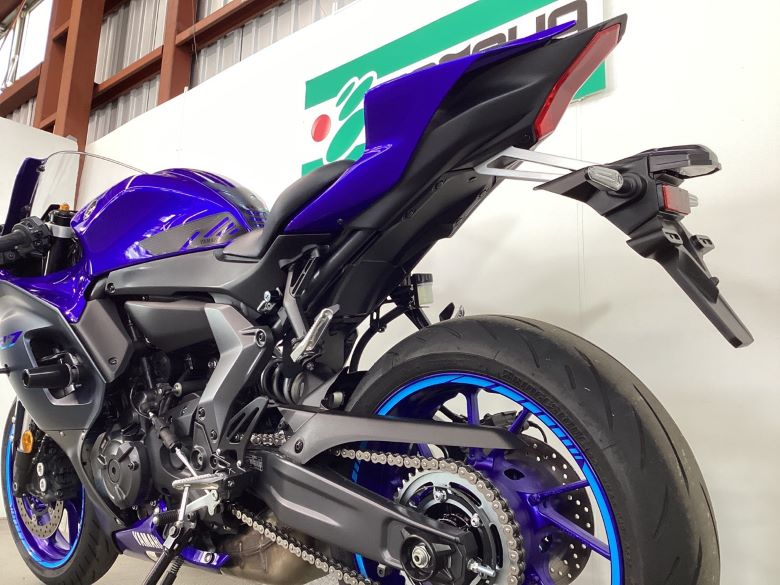 ＹＺＦ−Ｒ７