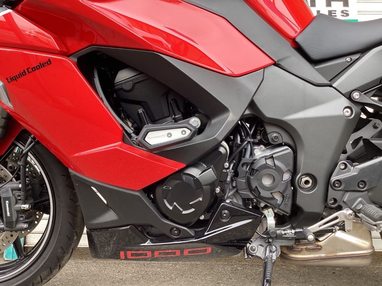 Ｎｉｎｊａ　１０００　ＳＸ