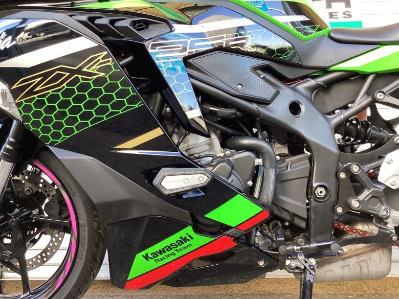 Ｎｉｎｊａ　ＺＸ−２５Ｒ　ＳＥ