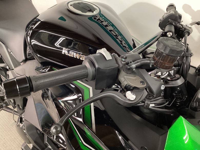 Ｎｉｎｊａ　１０００　ＳＸ