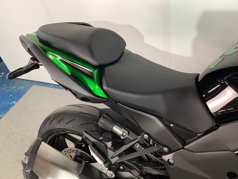 Ｎｉｎｊａ　１０００　ＳＸ