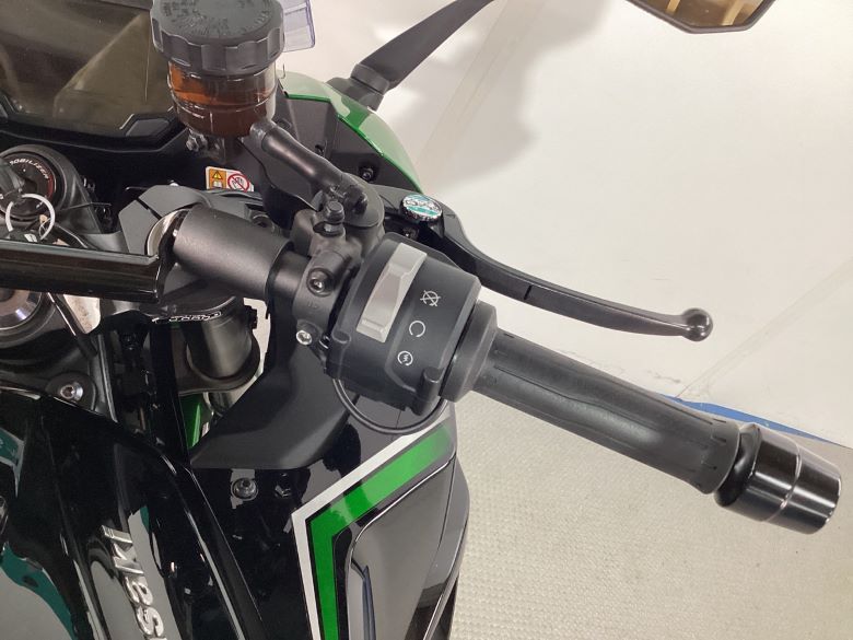 Ｎｉｎｊａ　１０００　ＳＸ