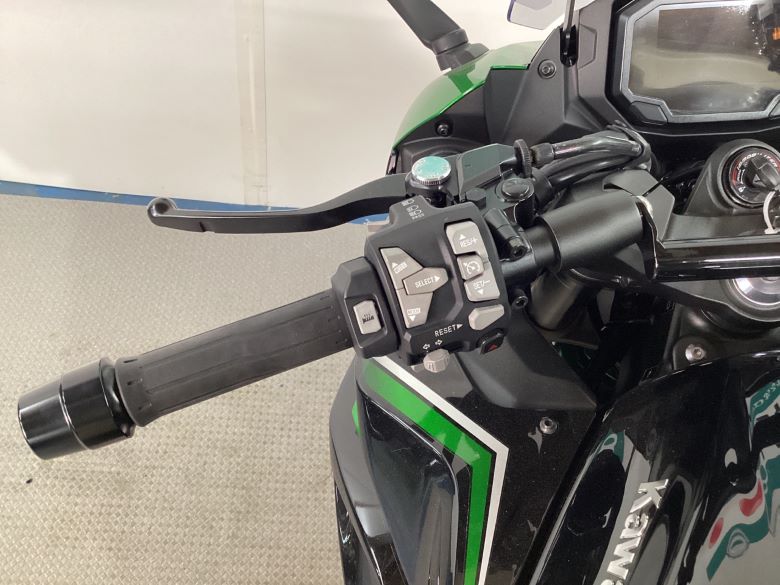 Ｎｉｎｊａ　１０００　ＳＸ