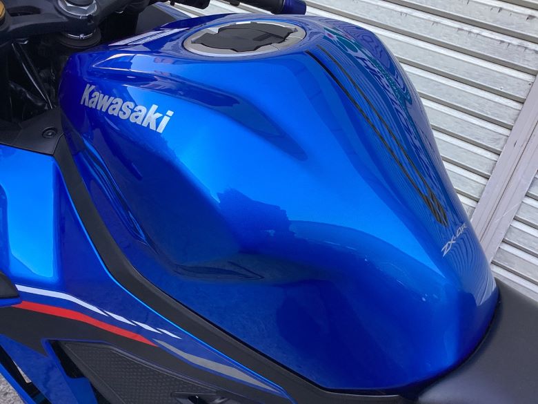 Ｎｉｎｊａ　ＺＸ−４Ｒ　ＳＥ