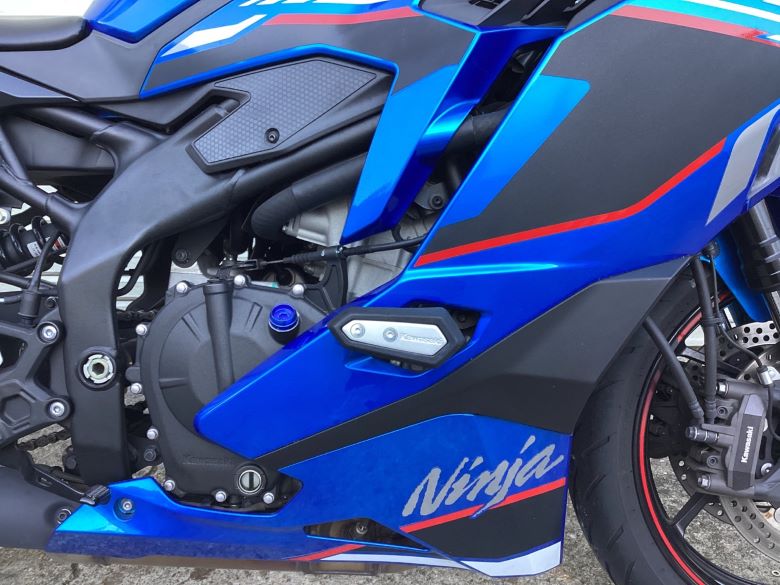 Ｎｉｎｊａ　ＺＸ−４Ｒ　ＳＥ