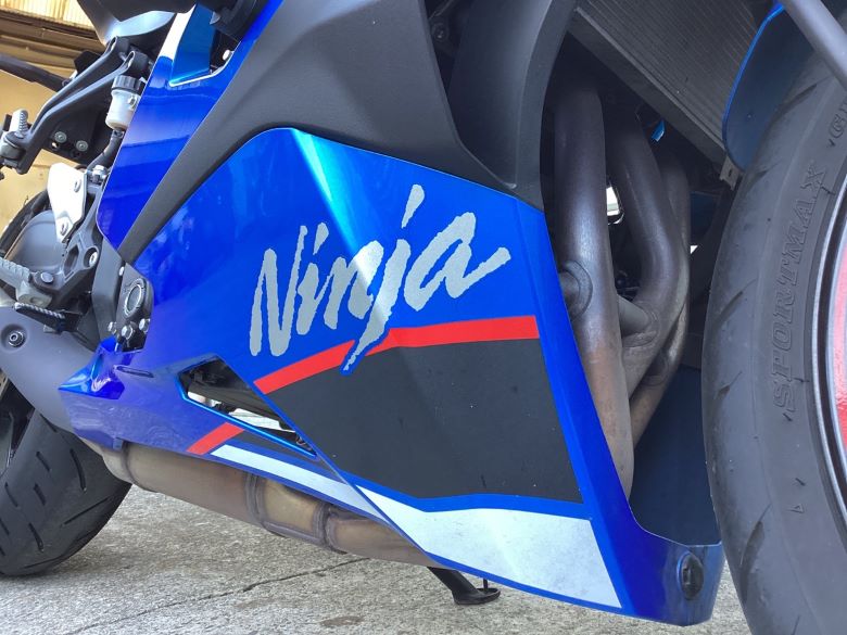 Ｎｉｎｊａ　ＺＸ−４Ｒ　ＳＥ