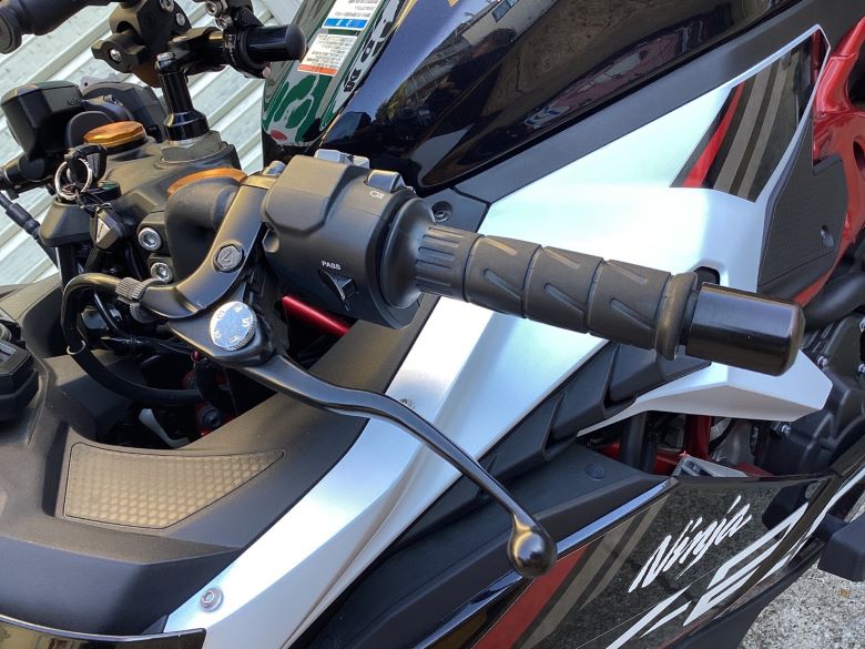 Ｎｉｎｊａ　ＺＸ−２５Ｒ　ＳＥ