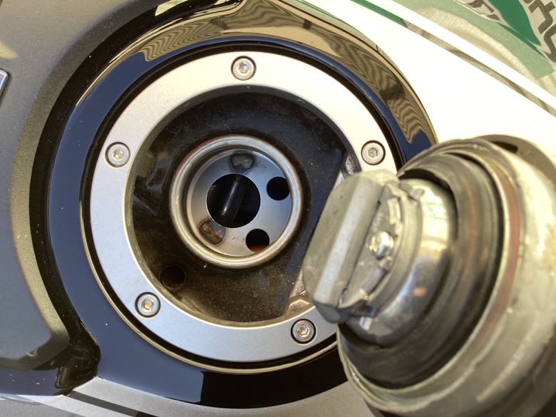 ＣＢ１０００Ｒ