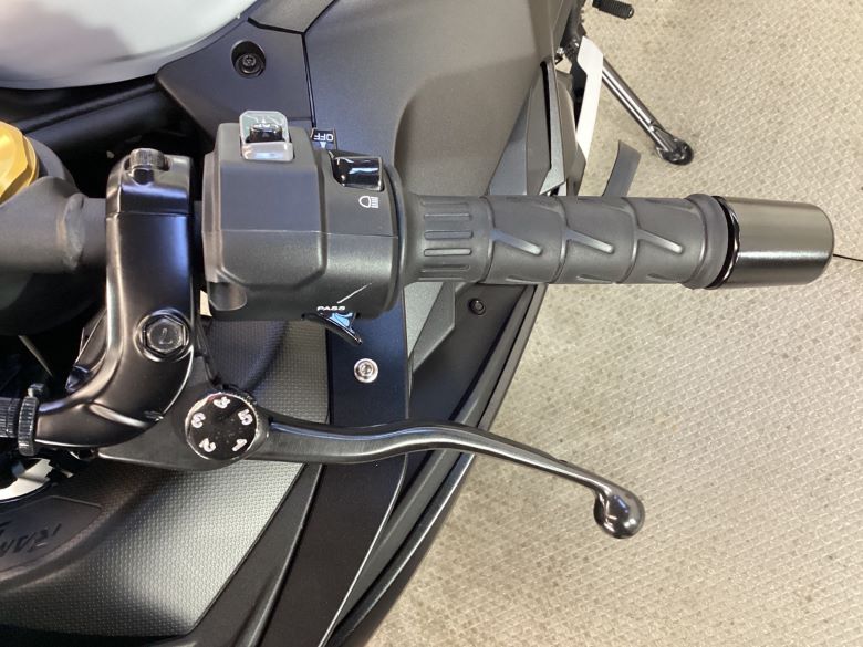 Ｎｉｎｊａ　ＺＸ−４Ｒ　ＳＥ