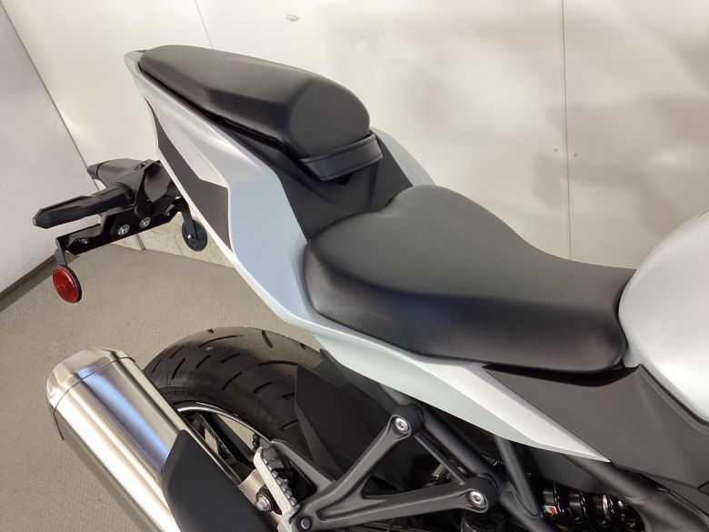 Ｎｉｎｊａ　ＺＸ−４Ｒ　ＳＥ