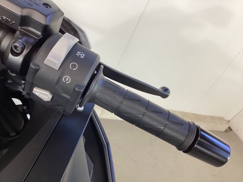 Ｎｉｎｊａ　ＺＸ−４Ｒ　ＳＥ