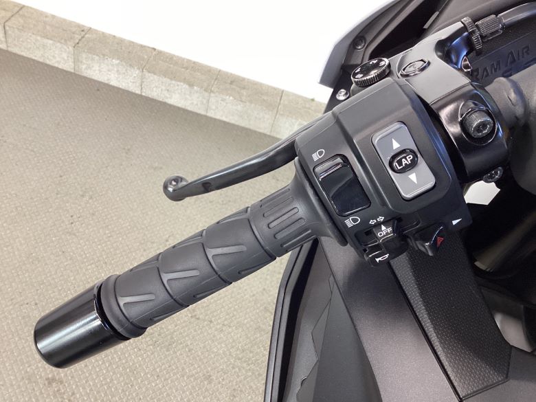 Ｎｉｎｊａ　ＺＸ−４Ｒ　ＳＥ