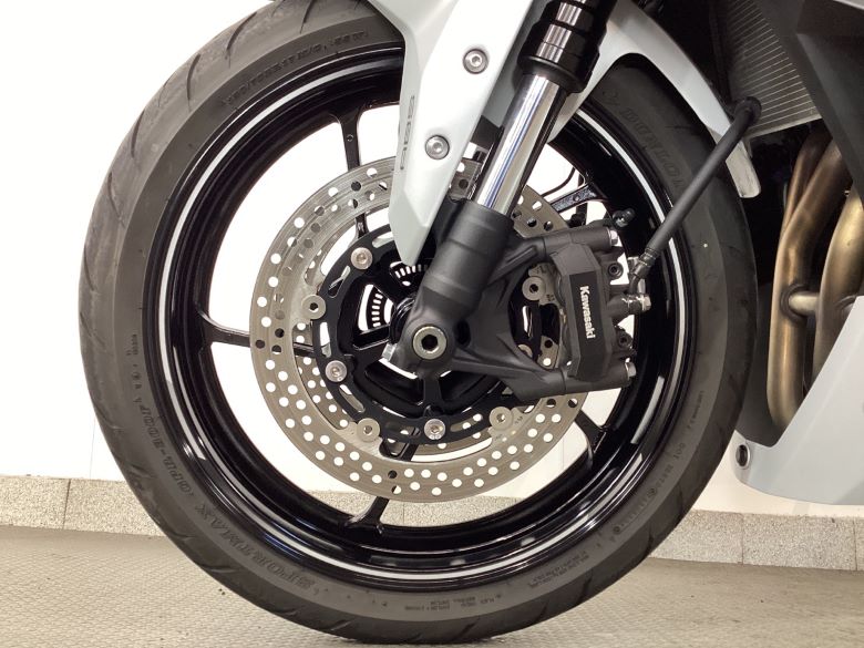 Ｎｉｎｊａ　ＺＸ−４Ｒ　ＳＥ