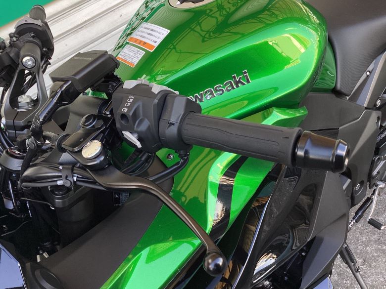 Ｎｉｎｊａ　１１００　ＳＸ　ＳＥ