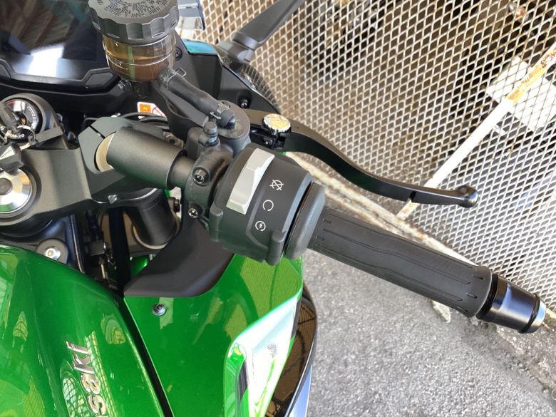 Ｎｉｎｊａ　１１００　ＳＸ　ＳＥ