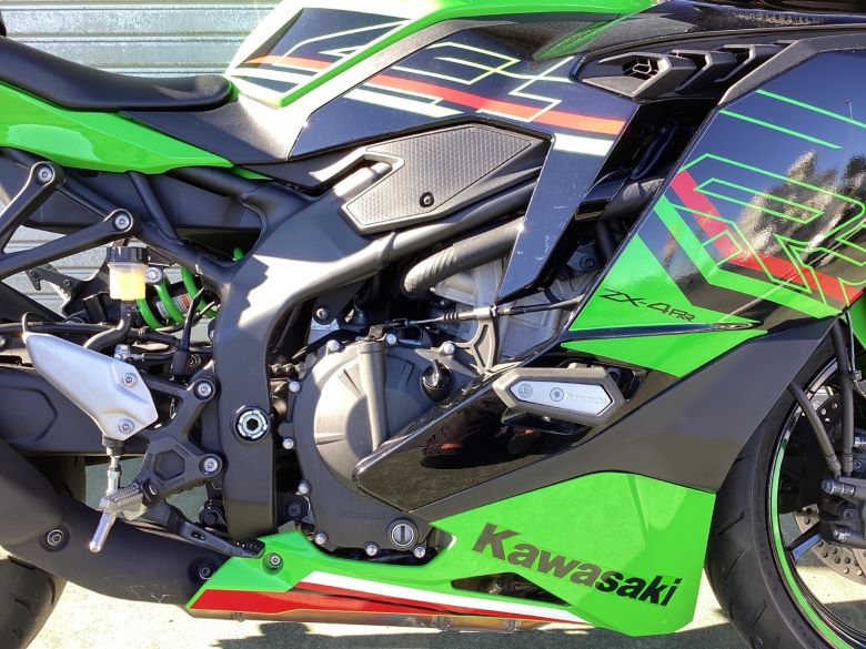 Ｎｉｎｊａ　ＺＸ−４ＲＲ