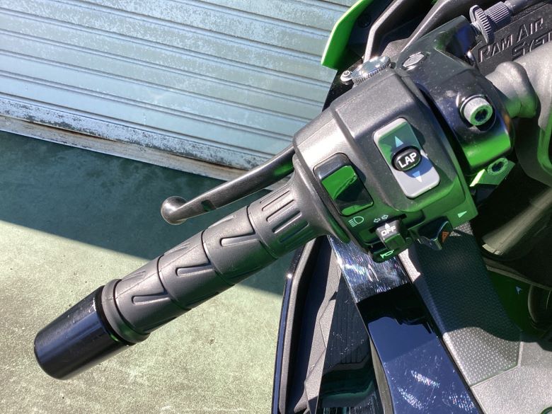 Ｎｉｎｊａ　ＺＸ−４ＲＲ