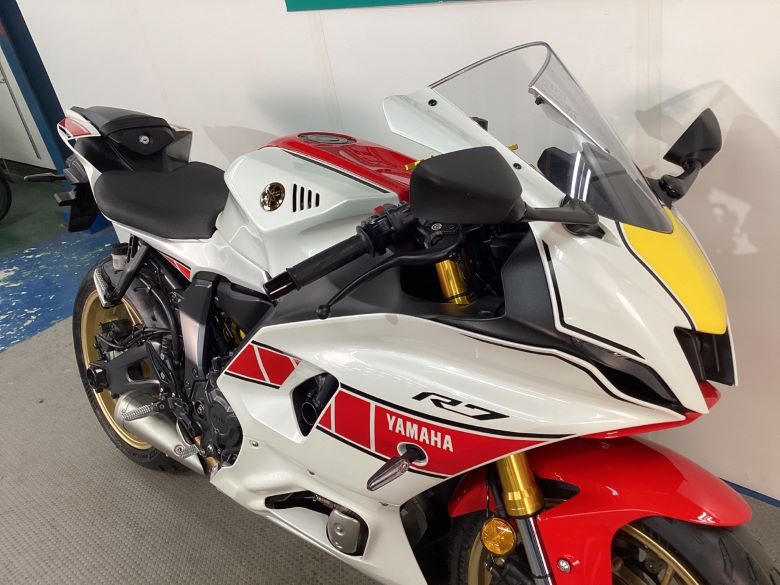 ＹＺＦ−Ｒ７