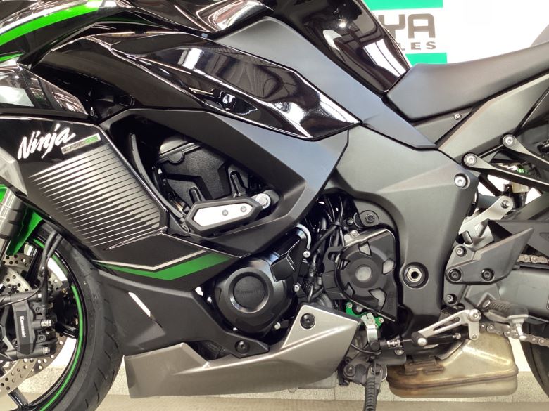 Ｎｉｎｊａ　１０００　ＳＸ