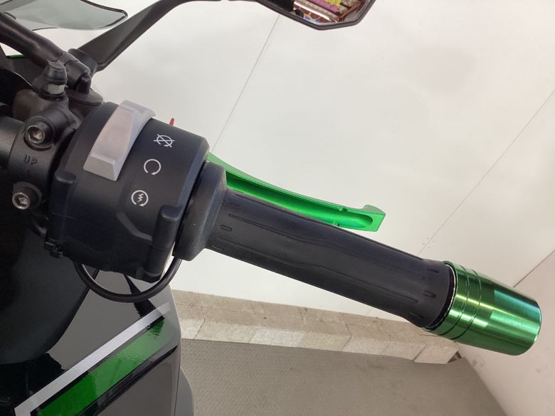 Ｎｉｎｊａ　１０００　ＳＸ