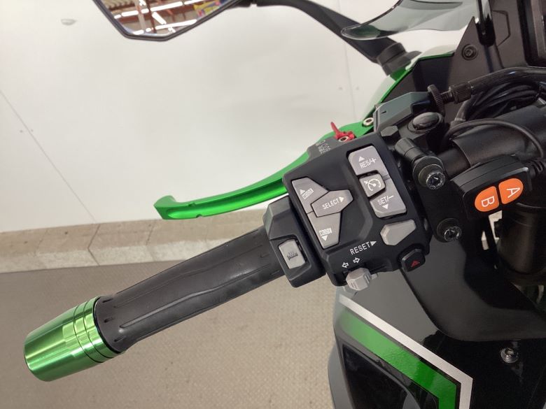 Ｎｉｎｊａ　１０００　ＳＸ