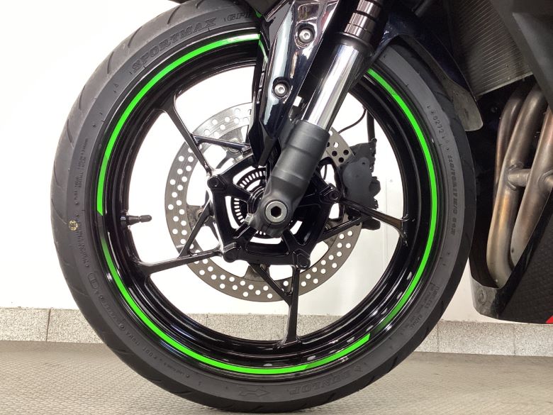 Ｎｉｎｊａ　ＺＸ−２５Ｒ　ＳＥ