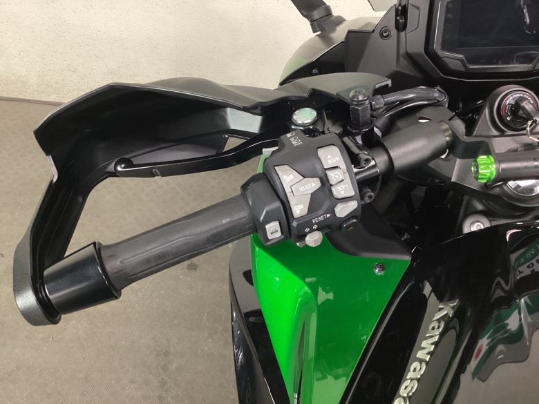 Ｎｉｎｊａ　１０００　ＳＸ