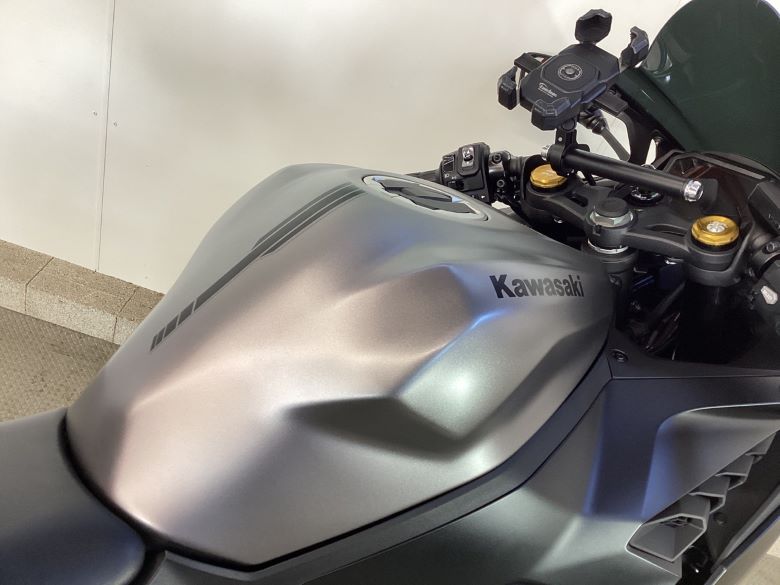 Ｎｉｎｊａ　ＺＸ−４Ｒ　ＳＥ