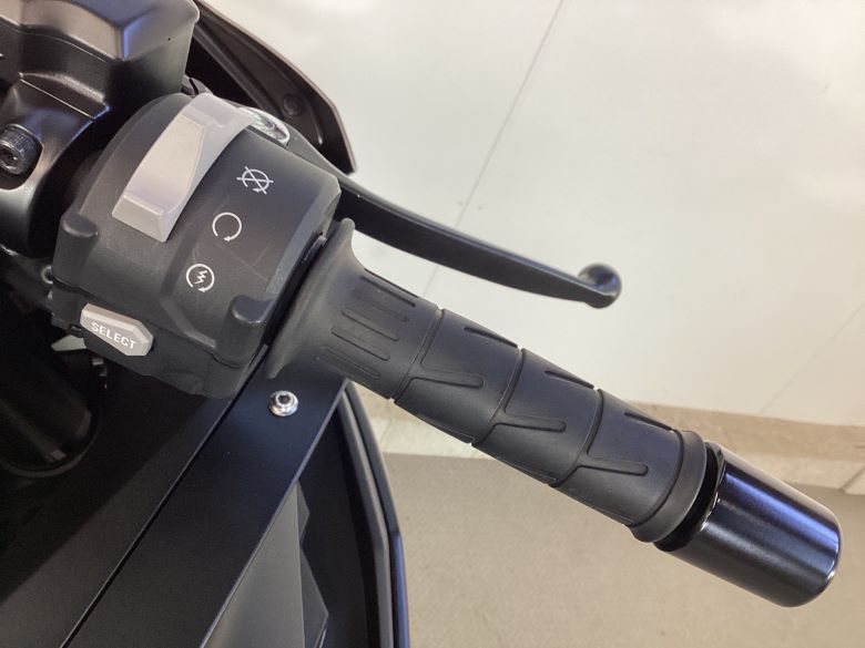 Ｎｉｎｊａ　ＺＸ−４Ｒ　ＳＥ