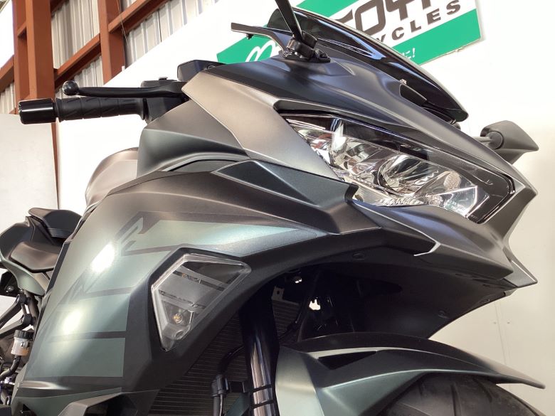 Ｎｉｎｊａ　ＺＸ−４Ｒ　ＳＥ