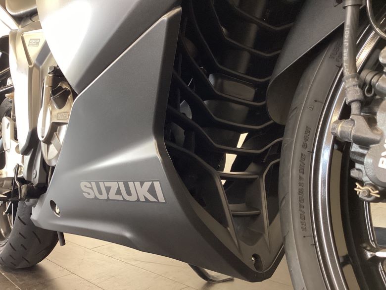 ＧＩＸＸＥＲ　ＳＦ　２５０