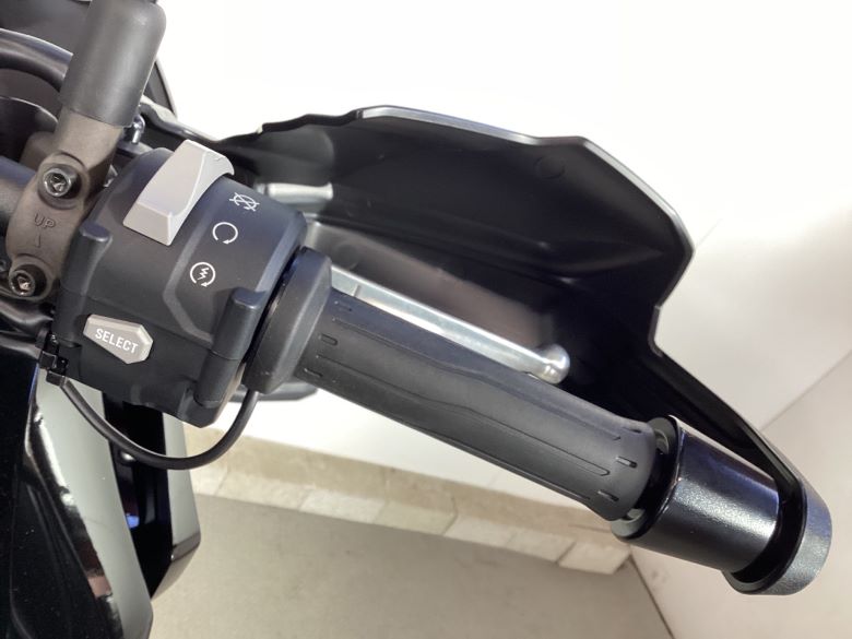 Ｖｅｒｓｙｓ　１０００　ＳＥ