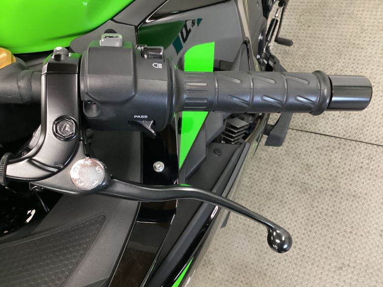 Ｎｉｎｊａ　ＺＸ−２５Ｒ　ＳＥ