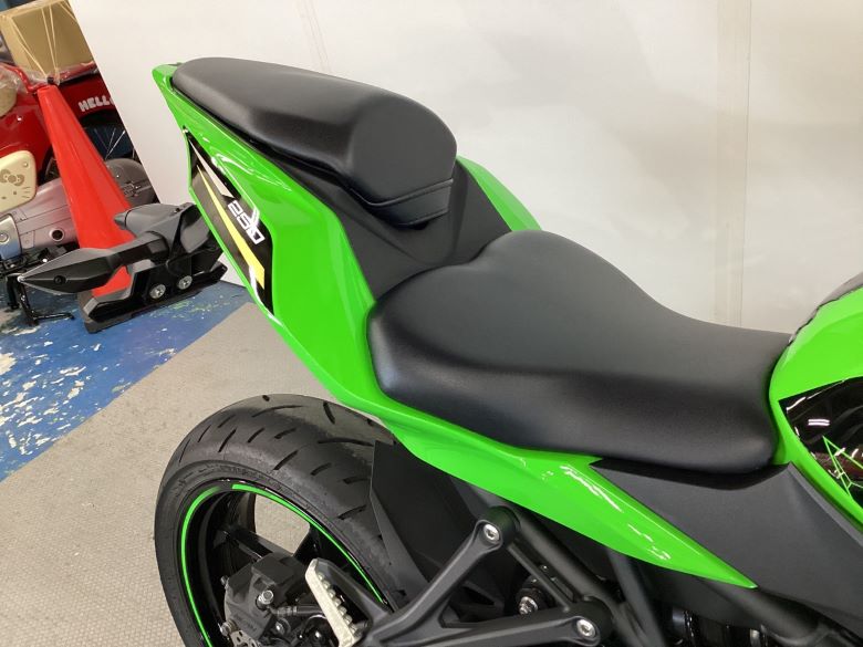 Ｎｉｎｊａ　ＺＸ−２５Ｒ　ＳＥ