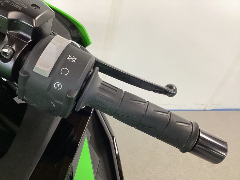 Ｎｉｎｊａ　ＺＸ−２５Ｒ　ＳＥ