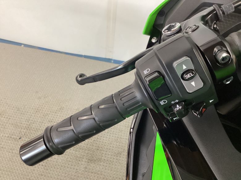 Ｎｉｎｊａ　ＺＸ−２５Ｒ　ＳＥ