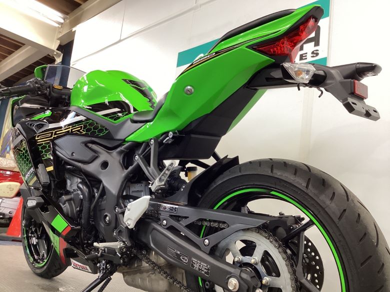 Ｎｉｎｊａ　ＺＸ−２５Ｒ　ＳＥ