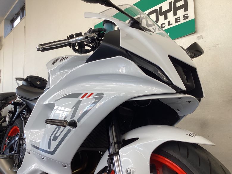 ＹＺＦ−Ｒ７
