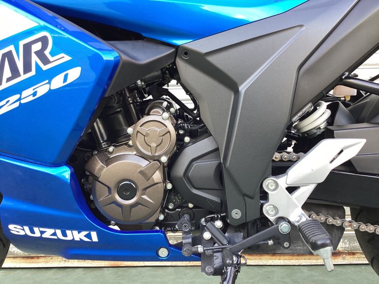 ＧＩＸＸＥＲ　ＳＦ　２５０