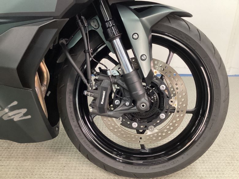 Ｎｉｎｊａ　ＺＸ−４Ｒ　ＳＥ