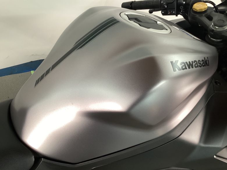 Ｎｉｎｊａ　ＺＸ−４Ｒ　ＳＥ