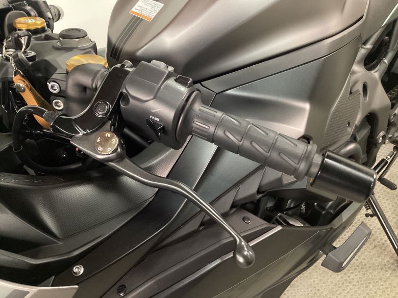 Ｎｉｎｊａ　ＺＸ−４Ｒ　ＳＥ