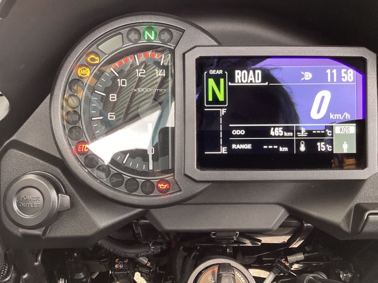 Ｖｅｒｓｙｓ　１１００　ＳＥ