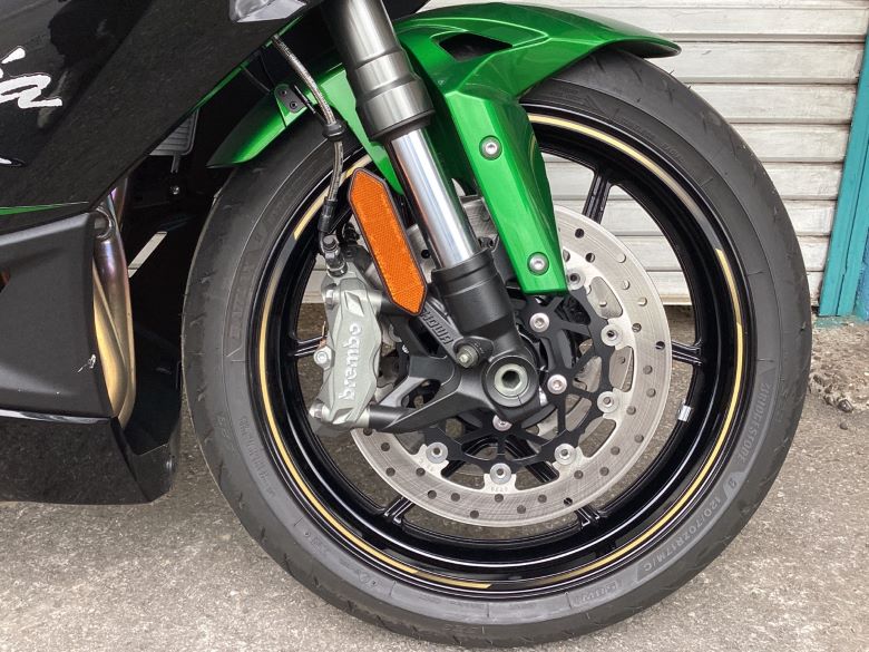 Ｎｉｎｊａ　１１００　ＳＸ　ＳＥ